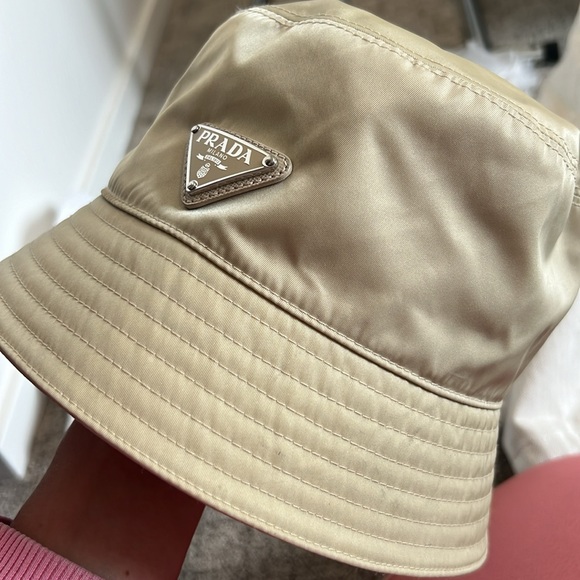 Prada Re-Nylon Bucket Hat Beige - Picture 4 of 4